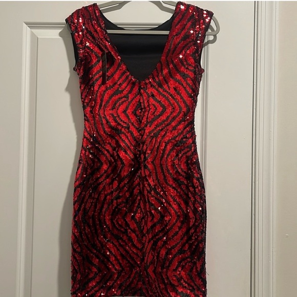 Guess Red/Black Zebra Sequin Cap Sleeve Mini Dress NWT Sz 2 - Picture 5 of 11